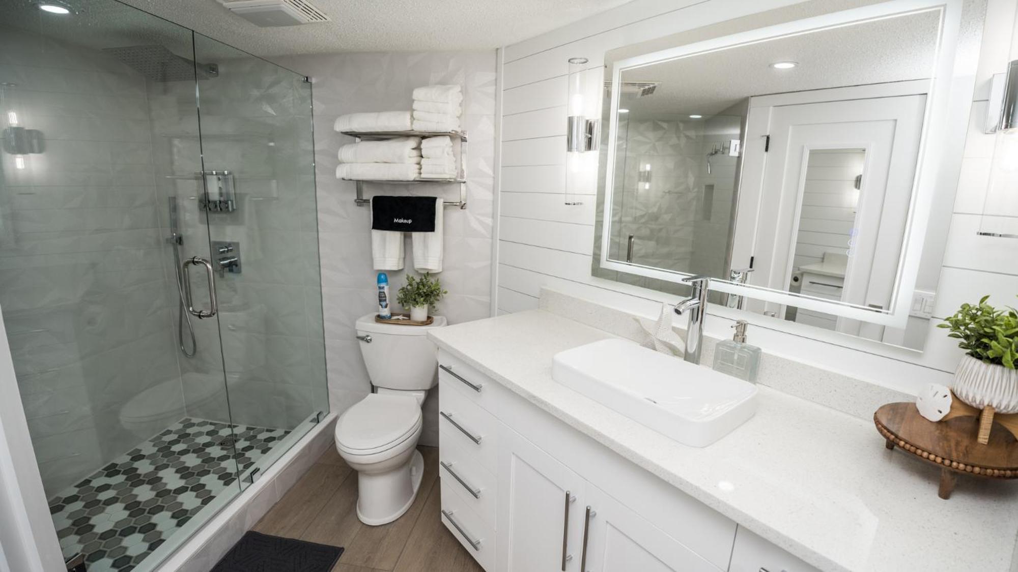 New Rental - 3Br 3Ba Corner Beachfront - 2024 Remodel - 3 Pools, Tiki Hut, Gym, Tennis 巴拿马城 外观 照片